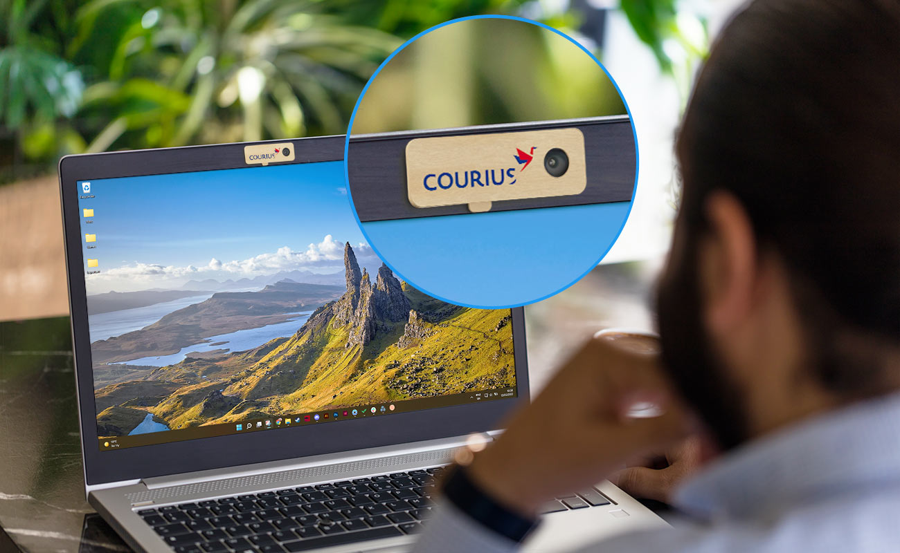 Canopy - Spersonalizowane drewniane zatyczki na kamery gallery thumbnail