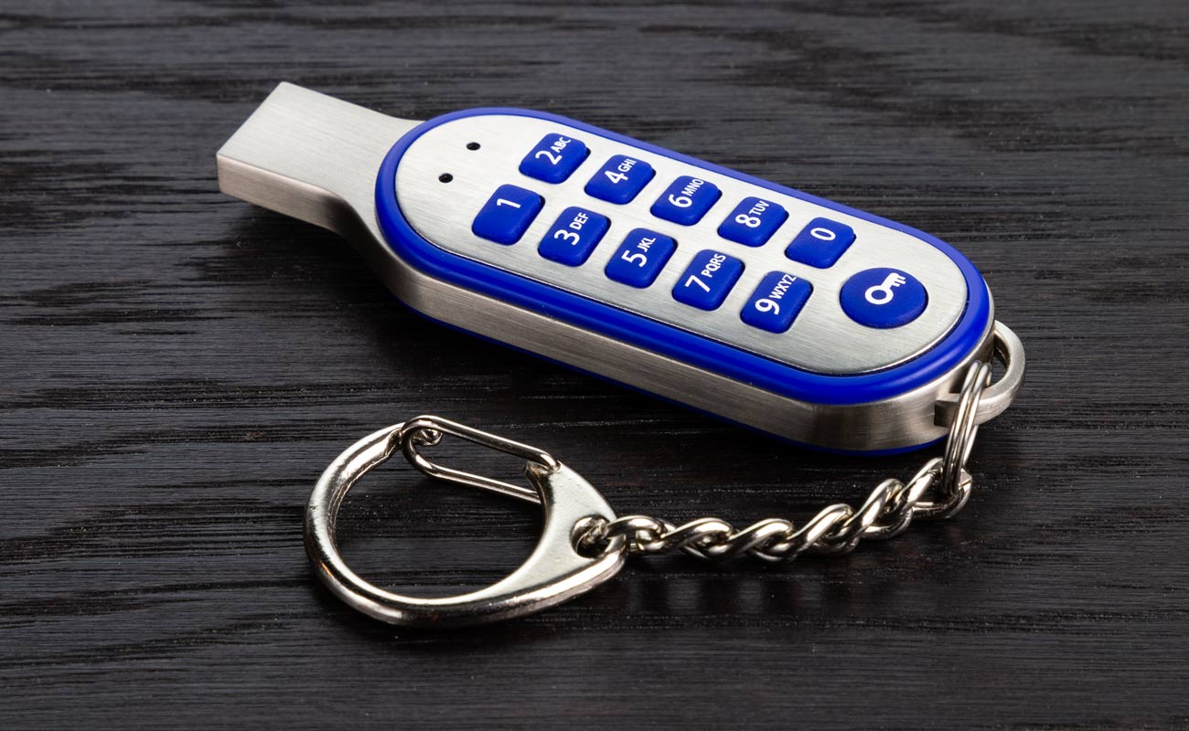 Code - Pamięci USB z logo i pin-em gallery thumbnail