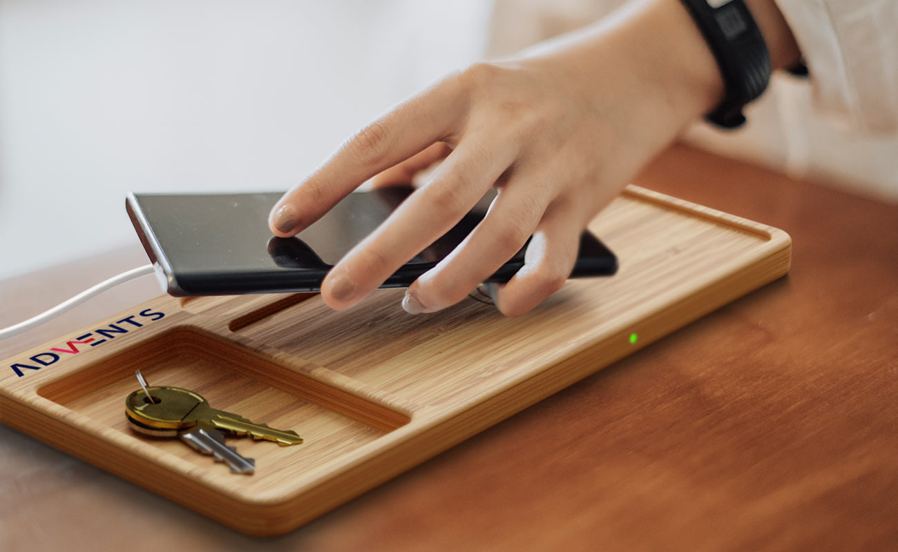 EcoDesk - Spersonalizowana ładowarka bezprzewodowa gallery thumbnail