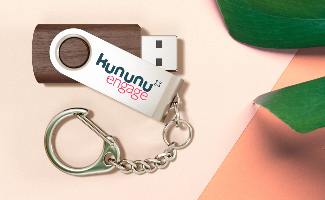 Twister Wood - Pendrive Drewniany z Grawerem gallery thumbnail